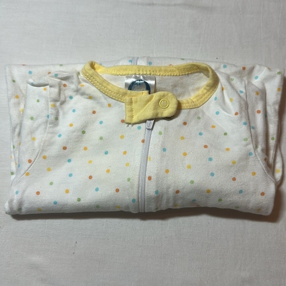 Gerber - White One Piece Newborn baby Sleeper with Yellow and Orange Dots - Picture 1 of 4